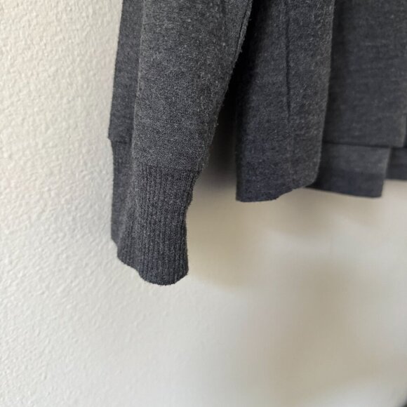 Natural Reflections | EUC V-Neck Long Sleeve Pullover Sweater in Gray Size Large - Picture 4 of 9